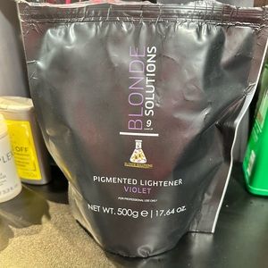 Blonde Solutions Violet Pigmented Lightener (Bleach)